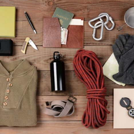 Cold-Weather Adventures With Your Dog: What to Pack & How to Stay Safe in Rain, Snow and Ice 🐾❄️